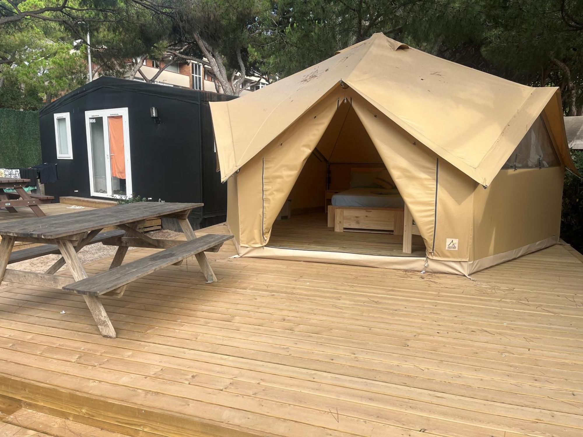 Camping 3 Estrellas Gavà Екстериор снимка