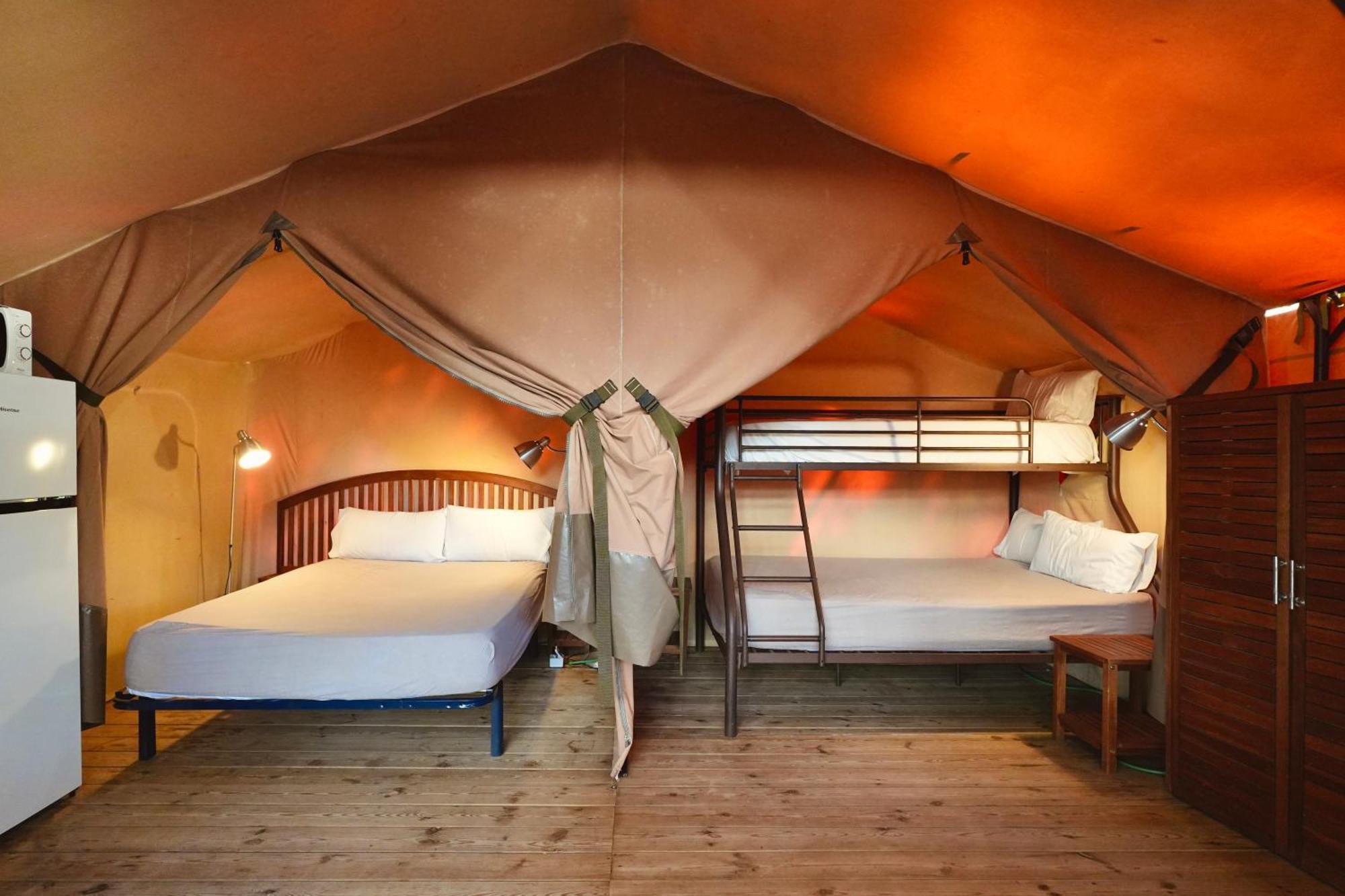 Camping 3 Estrellas Gavà Екстериор снимка